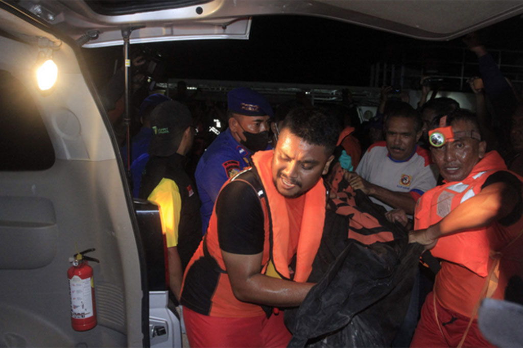 Kupang: Kapal Motor Cepat Cantika 77 mengalami kebakaran saat sedang berlayar dari Kupang ke Alor, Provnsi Nusa Tenggara Timur (NTT), Senin, 24 Oktober 2022. Sedikitnya 14 orang tewas akibat kecelakaan tersebut.