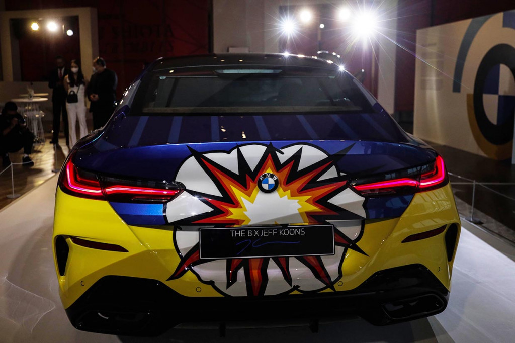 Pihak BMW mengaku, menghabiskan waktu lebih dari 200 jam secara manual khusus untuk pengecatan eksterior di pabrik BMW Group di Dingolfing dan Landshut. 