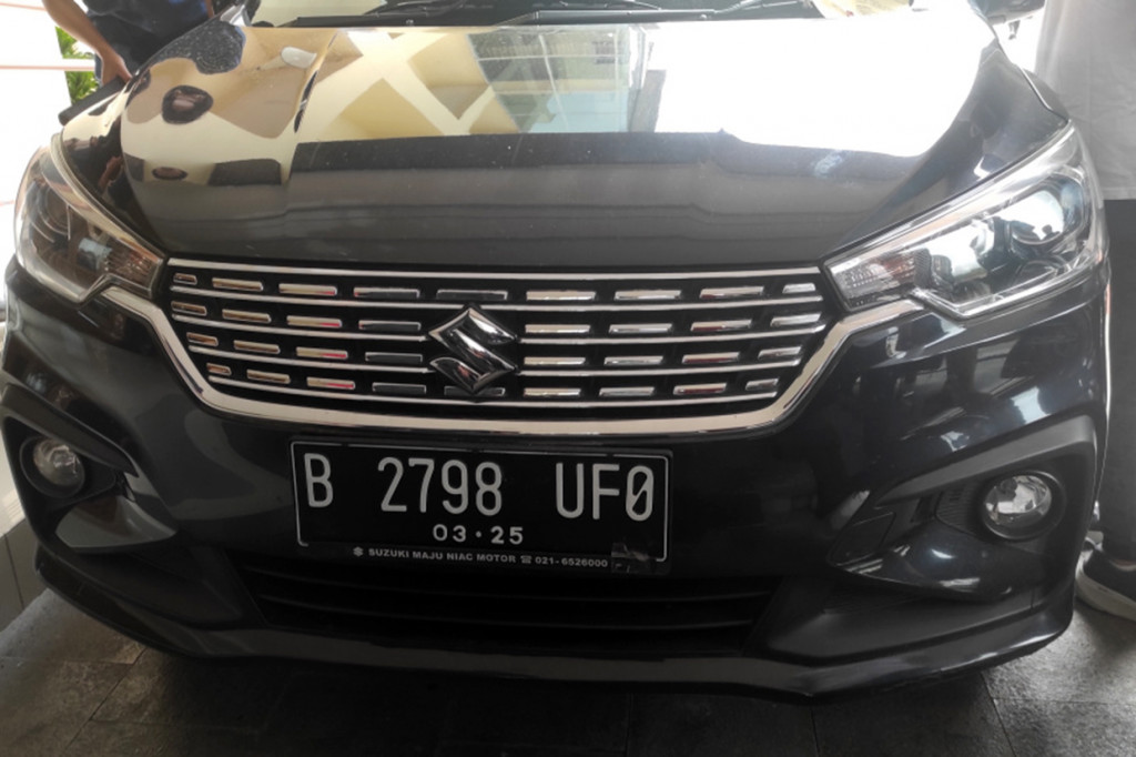 Tiga tersangka diringkus, bersama barang bukti mobil Suzuki Ertiga bernopol B 2798 UFO warna hitam.