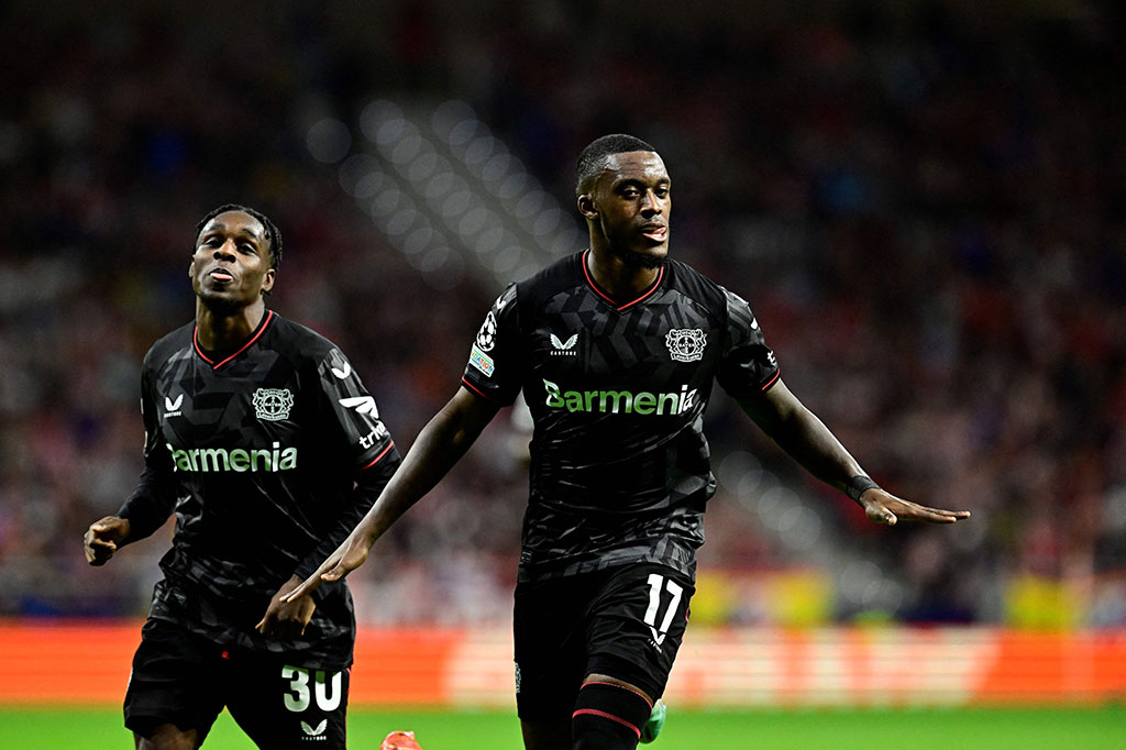 Namun, skor imbang tidak bertahan terlalu lama. Leverkusen kembali memimpin pada menit ke-29, berawal dari kesalahan Correa yang kehilangan bola. Nadiem Amiri yang merebut bola menyodorkannya ke Callum Hudson-Odoi sebelum dituntaskan dengan tembakan mendatar. Skor  2-1 bertahan hingga jeda.