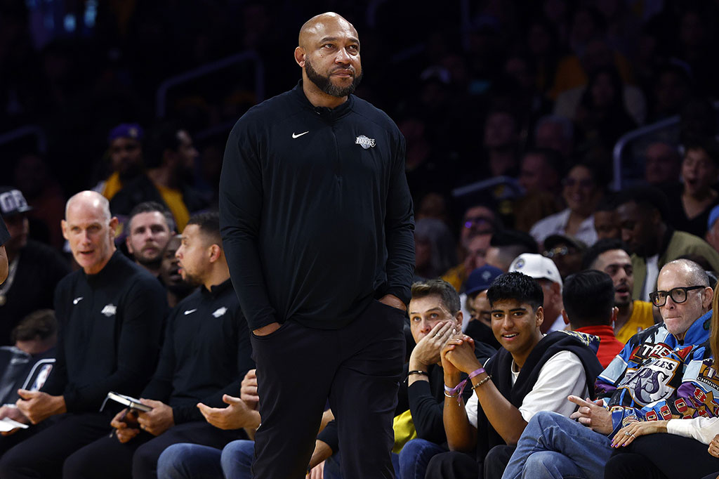 Lakers bersama Orlando dan Sacramento merupakan tim yang belum merasakan kemenangan musim ini. Kondisi tersebut sangat disayangkan oleh sang pelatih, Darvin Ham. 