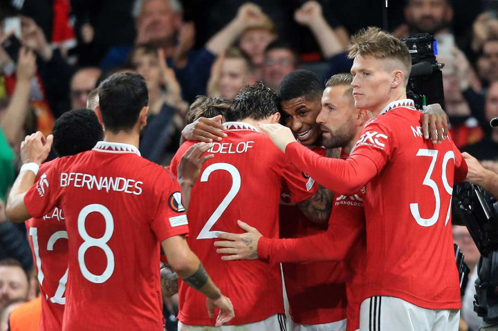 MU berhasil menambah keunggulan menjadi 2-0 pada menit ke-65. Kali ini Marcus Rashford yang mencatatkan namanya di papan skor. Umpana silang Luke Shaw ke tengah kotak penalti disambut tandukan oleh Rashford.