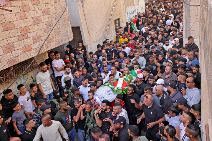 Tentara Israel mengatakan bahwa mereka telah menerima informasi mengenai serangan penembakan dari kendaraan yang bergerak pada sasaran militer di dekat Nablus.