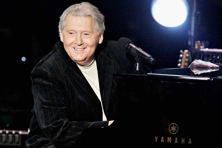 Jerry Lee Lewis, gembong rock and roll Amerika tahun 1950-an yang memainkan peran penting dalam membentuk suara genre yang baru lahir, telah meninggal di usia 87 tahun.