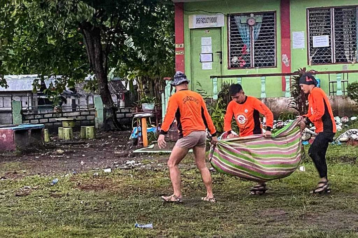 Badai Tropis Nalgae melanda Filipina pada hari Sabtu, 29 Oktober 2022, setelah membawa banjir bandang dan tanah longsor, yang menurut para pejabat menewaskan sedikitnya 45 orang.