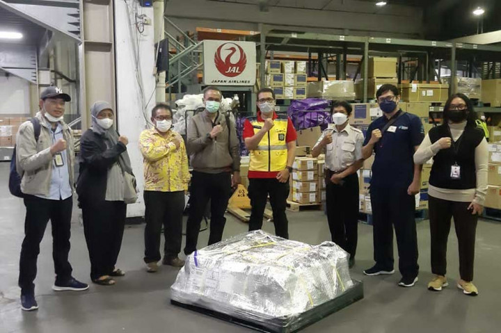 Sebanyak 200 vial obat antidotum yang merupakan donasi dari perusahaan farmasi asal Jepang, Takeda, telah tiba di Indonesia pada Sabtu, 29 Oktober 2022 dini hari WIB. Fomepizole akan langsung dikirim ke instalasi Farmasi Pusat.