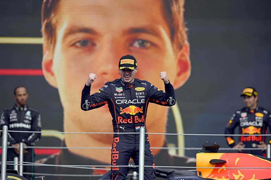 Max Verstappen dari tim Red Bull memenangi Grand Prix Meksiko pada Minggu, 30 Oktober 2022 waktu setempat, sekaligus menciptakan rekor kemenangan ke-14 dalam satu musim di Formula 1.