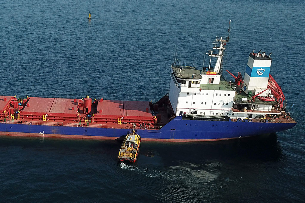 Kapal kargo yang sarat dengan biji-bijian dan produk pertanian lainnya meninggalkan pelabuhan Ukraina pada hari Senin, 31 Oktober 2022, meskipun Rusia menarik diri dari kesepakatan penting yang dirancang untuk meredakan krisis pangan global.