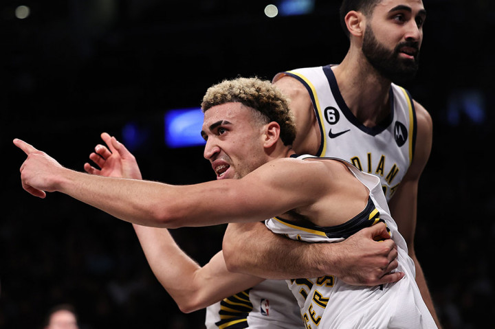 Chris Duarte memborong 30 poin bagi Pacers, diikuti 22 poin dari Buddy Hield, 16 poin oleh Mathurin, serta 11 poin yang dicetak Tyrese Haliburton.