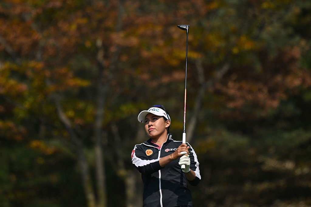 Ko berada pada peringkat teratas sejak Januari tetapi baru-bari ini mengalami cedera pergelangan tangan dan bulan lalu mengundurkan diri dari BMW Ladies Championship setelah mengawali dua putaran yang buruk.
