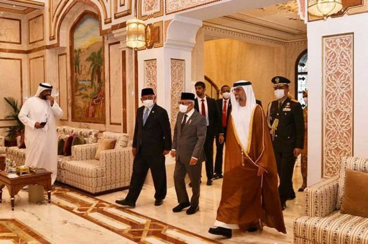 Di Abu Dhabi, Wapres dijadwalkan untuk bertemu Presiden PEA Mohammed bin Zayed Al Nahyan (MBZ) untuk membahas sejumlah isu strategis Indonesia-PEA, di Istana Al Shatie Abu Dhabi pada Rabu (2/11).