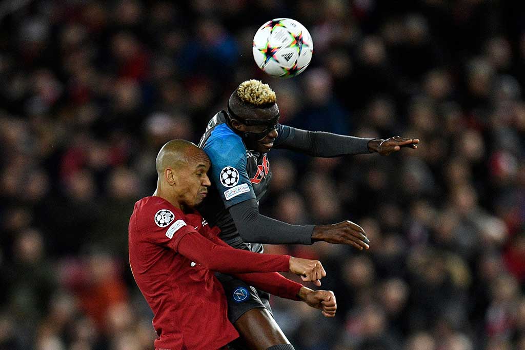 Laga kedua kesebelasan berlangsung menarik dari awal pertandingan. Jual beli serangan dilakukan para pemain kedua kesebelasan. Namun tidak ada gol sampai babak pertama berakhir.