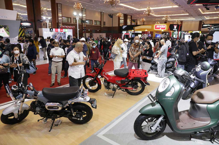 Indonesia Motorcycle Show (IMOS) yang diselenggarakan oleh Asosiasi Industri Sepeda Motor Indonesia (AISI) digelar pada 2 sampai 6 November 2022 di Jakarta Convention Center (JCC), Senayan, Jakarta. Ajang ini menghadirkan kendaraan baru baik dari matik, cub, hingga motor sport.