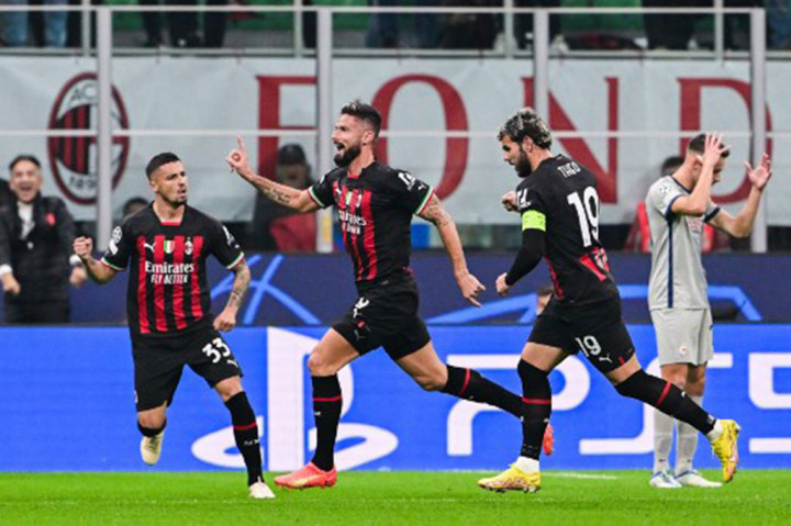 Milan mampu menguasai jalannya pertandingan sejak awal. Rossoneri kemudian berhasil membuka keunggulan pada menit ke-14. Olivier Giroud yang tidak terkawal berhasil mencetak gol melalui tandukannya setelah menyambut umpan dari Sandro Tonali. Skor menjadi 1-0.