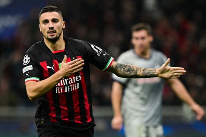 Milan langsung tancap gas di babak kedua. Mereka menggandakan keunggulan menjadi 2-0 pada menit ke-48. Rade Krunic menjebol gawang Salzburg dengan tandukan usai memaksimalkan umpan dari Giroud.