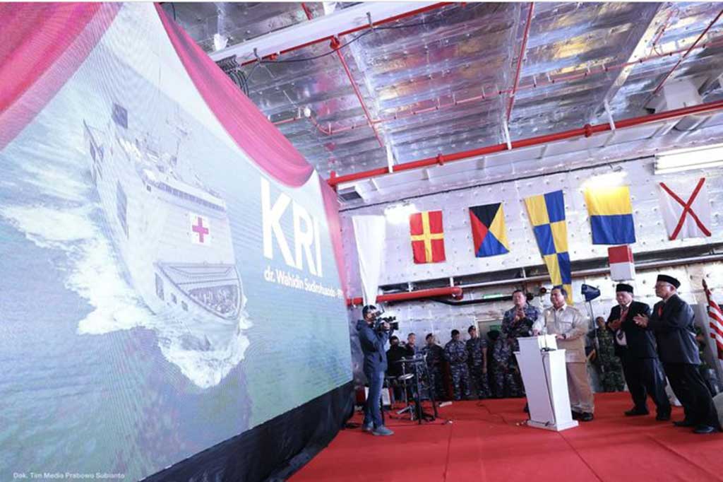 Pengukuhan KRI dr. Wahidin Sudirohusodo-991 ditandai dengan penekanan tombol sirene oleh Menhan RI Prabowo Subianto di sela-sela acara Indo Marine Expo Forum 2022 di Dermaga Koarmada RI Pondok Dayung, Jakarta Utara, Kamis, 3 November 2022.