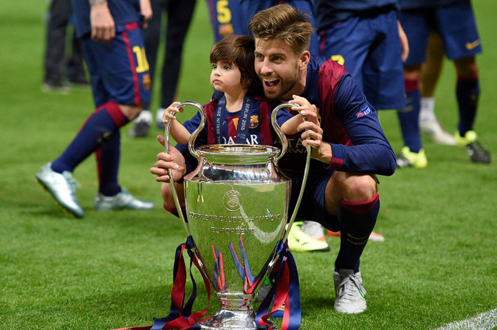 Bek veteran itu mempersembahkan tiga gelar juara Liga Champions untuk Blaugrana dan juga Piala Dunia 2010 serta Euro 2012 untuk Spanyol.