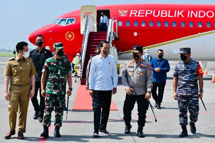 Dari bandara, Presiden akan melanjutkan perjalanan menuju pabrik bioetanol PT Energi Agro Nusantara (Enero) di Mojokerto, untuk menghadiri acara Bioetanol Tebu untuk Ketahanan Energi. Presiden kemudian menyambangi Kebun Tebu Temu Giring Mojokerto.