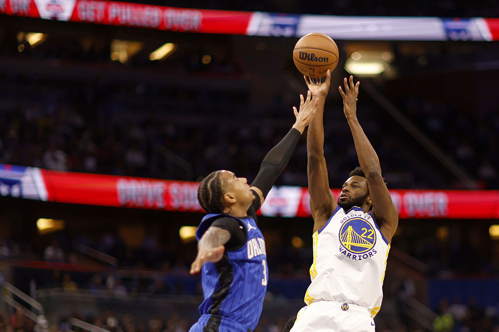 Kevon Looney turut mencetak 17 poin, Andrew Wiggins memperoleh 15 poin, dan Jordan Poole menyumbang 11 poin untuk Warriors yang menderita kekalahan dalam empat penampilan terakhir dan kini memiliki rekor menang-kalah 3-6.