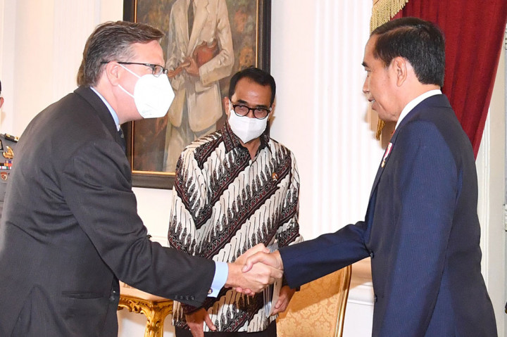 Menteri Perhubungan (Menhub) Budi Karya Sumadi yang turut mendampingi Presiden Jokowi dalam pertemuan tersebut menyampaikan bahwa Boeing merupakan mitra strategis dari Indonesia dalam industri aviasi.