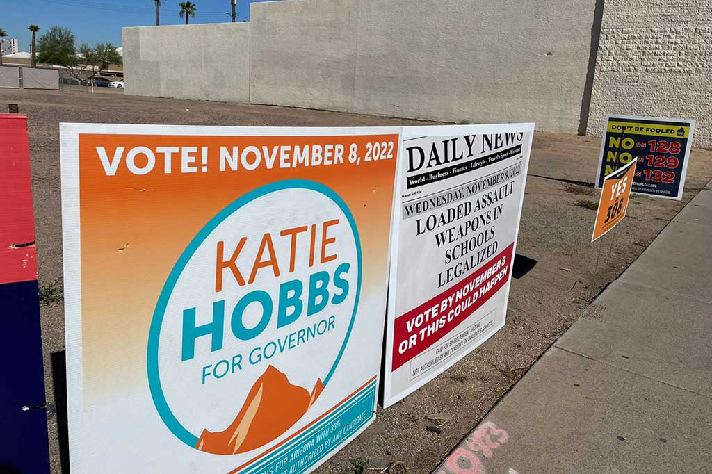 Hal ini tentu saja berbeda dari yang terlihat di Indonesia, di mana spanduk para kandidat terpampang di setiap sudut jalan dan baliho. 