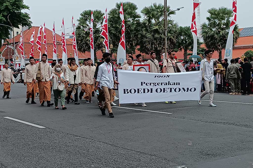 Parade Surabaya Juang mengambil rute mulai dari Jalan Pahlawan, Jalan Kramat Gantung, Jalan Gemblongan dan Jalan Tunjungan.
