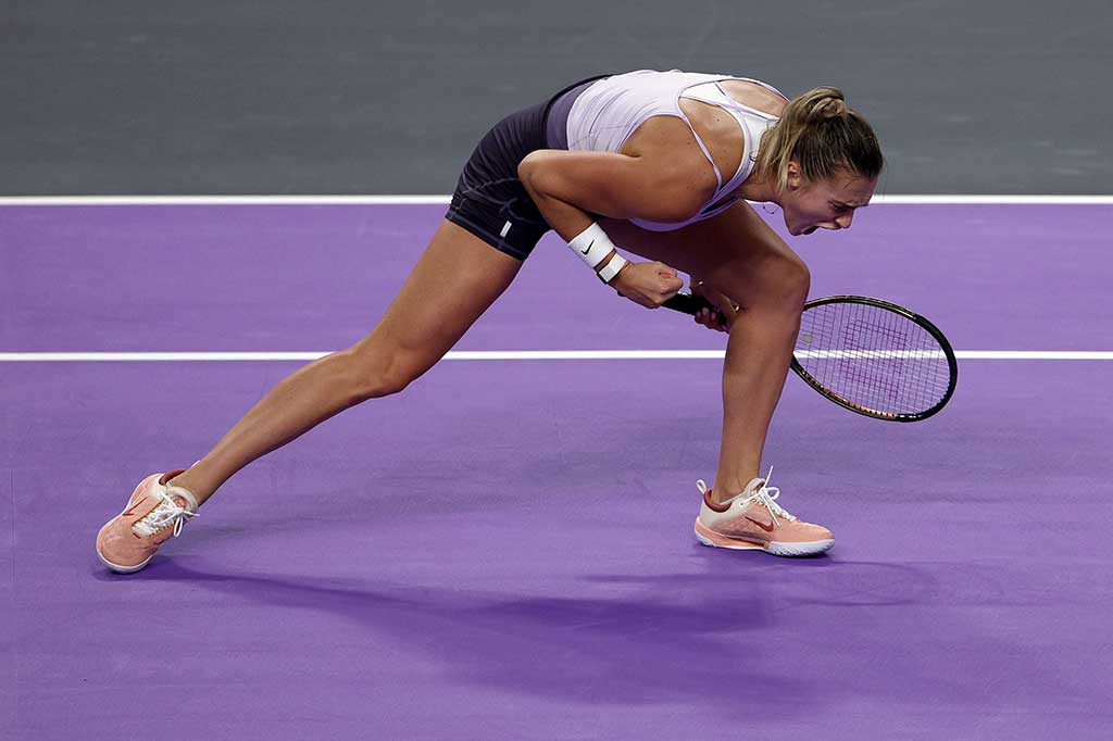 Sabalenka akan bertemu dengan Caroline Garcia pada penentuan gelar turnamen tutup musim WTA Finals, usai mengalahkan petenis peringkat satu dunia Iga Swiatek 6-2, 2-6, 6-1.