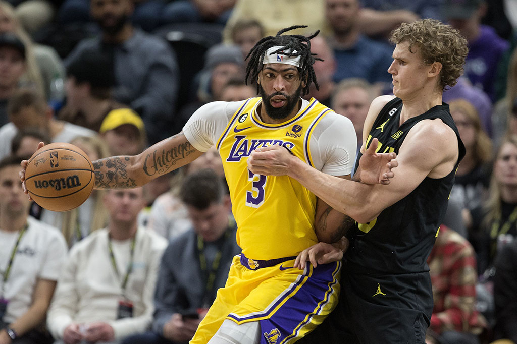 Anthony Davis mencetak angka tertinggi untuk Lakers dengan 29 poin dan Russell Westbrook menambahkan 22 poin.