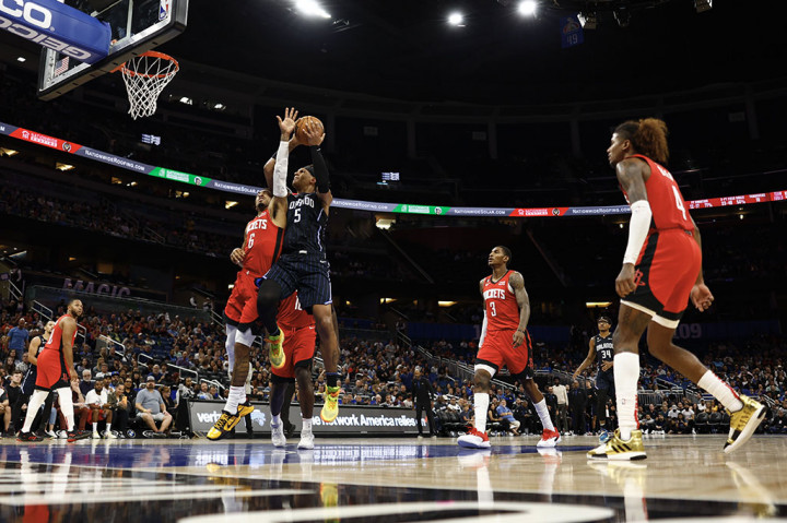 Banchero menjadi pebasket muda kelima dalam sejarah NBA yang mencatatkan 30 poin berturut-turut dan bergabung dengan deretan pemain hebat seperti LeBron James (2003), Devin Booker (2016), Luka Doncic (2019) dan Zion Williamson (2020).