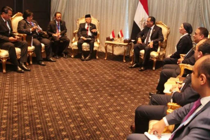 Mesir merupakan salah satu mitra dagang non-tradisional Indonesia yang terpenting di kawasan Timur Tengah dan berada dalam urutan ketiga dilihat dari total nilai perdagangan bilateral mencapai USD1,86 Miliar pada 2021, setelah Arab Saudi dan Persatuan Emirat Arab (PEA).