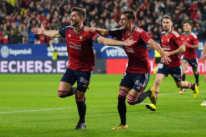 Barcelona harus tertinggal terlebih dahulu saat laga baru berjalan enam menit lewat sundulan David Garcia menyambut sepak pojok Ruben Garcia.