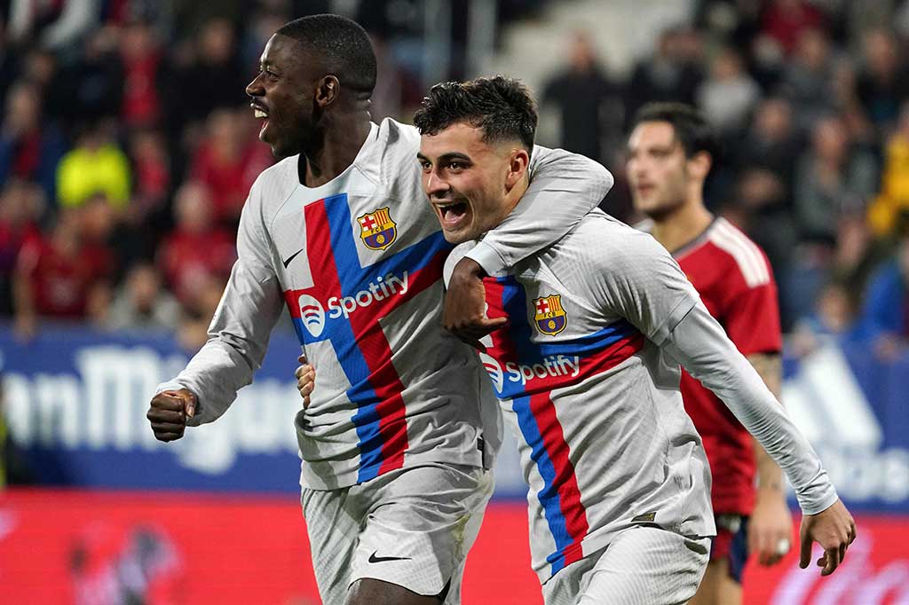 Beruntung Blaugrana berhasil menyamakan kedudukan pada menit ke-48 lewat Pedri memanfaatkan kemelut di depan gawang Osasuna.