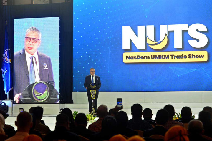 Wakil Ketua Umum NasDem, Ahmad HI Ali mengatakan menjadi salah satu konsen partainya dan langkah nyata menjaga perekonomian nasional Indonesia di tengah situasi krisis global dengan menguatkan perekonomian nasional bersama UMKM. Menurutnya UMKM menjadi salah satu kelompok usaha yang mampu menyerap tenaga kerja lokal luar biasa.