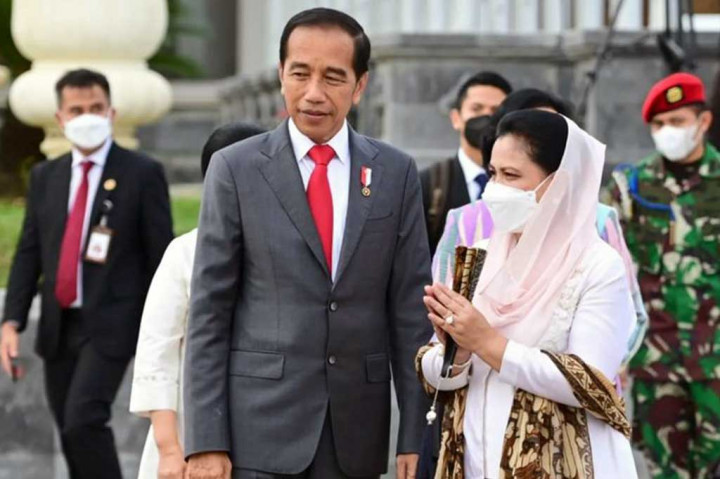 Usai mengikuti rangkaian pertemuan KTT di Phnom Penh, Presiden Jokowi dan Ibu Iriana akan kembali ke Tanah Air pada Minggu malam, 13 November 2022. Selanjutnya, Presiden akan mengikuti rangkaian KTT G20 di Bali.