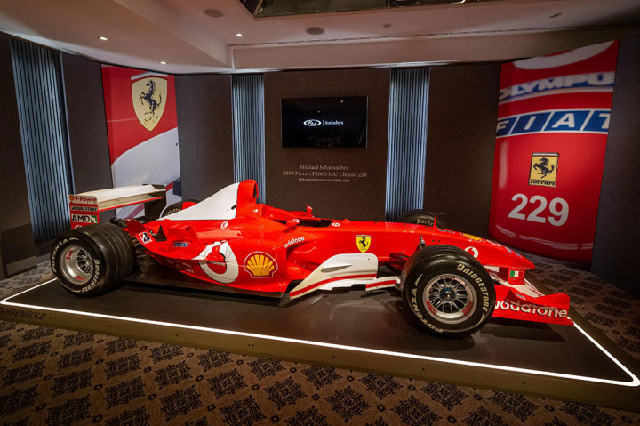 Mobil balap Ferrari yang dikendarai oleh Michael Schumacher saat meraih gelar juara dunia Formula 1 musim 2003 telah terjual dengan harga lebih dari USD13 juta (sekitar Rp203,762 miliar), dalam lelang di Jenewa, Swiss, Rabu, 9 November 2022.