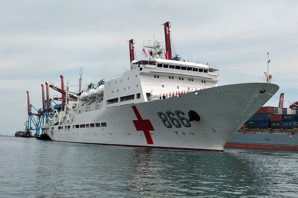 Selama kunjungannya, Peace Ark telah memberikan layanan medis kemanusiaan kepada lebih dari 230.000 orang dengan lebih dari 1.400 kasus operasi, memberikan pencerahan kepada lebih dari 500 pasien yang menderita katarak.