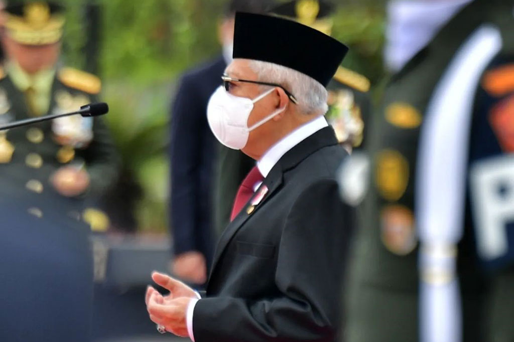 Rangkaian upacara dimulai dengan penghormatan kepada para pahlawan, dilanjutkan dengan mengenang Pertempuran 10 November 1945 di Surabaya, mengheningkan cipta, dan doa bersama untuk para arwah pahlawan.