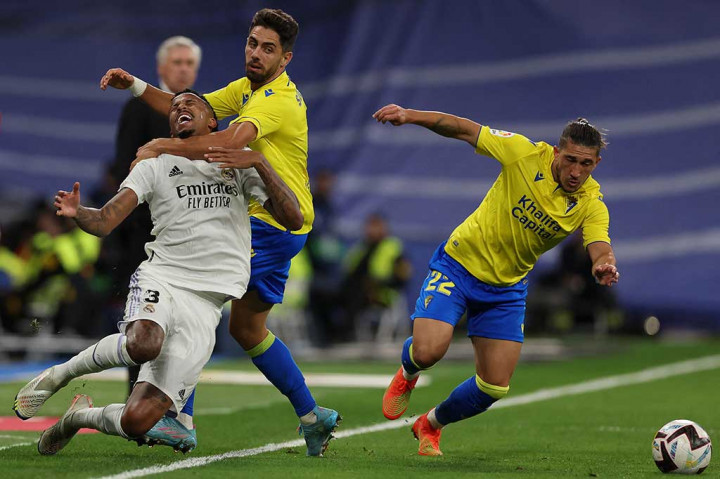 Madrid tak diperkuat striker Karim Benzema setelah tidak dapat berlatih pada Rabu, tetapi dia dalam skuad Prancis untuk Piala Dunia 2022. Tanpa pemenang Ballon d'Or itu, Madrid kurang gereget dalam menyerang.