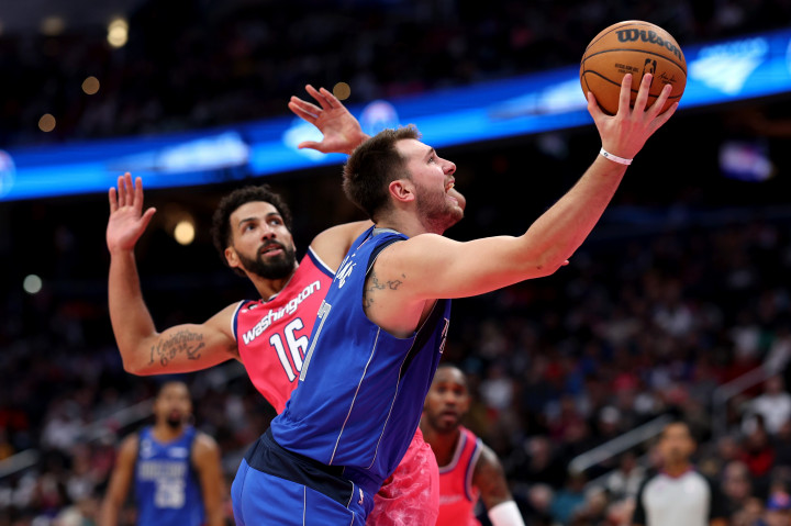 Sementara Luka Doncic menyumbang 22 poin, sembilan rebound, dan enam assist.