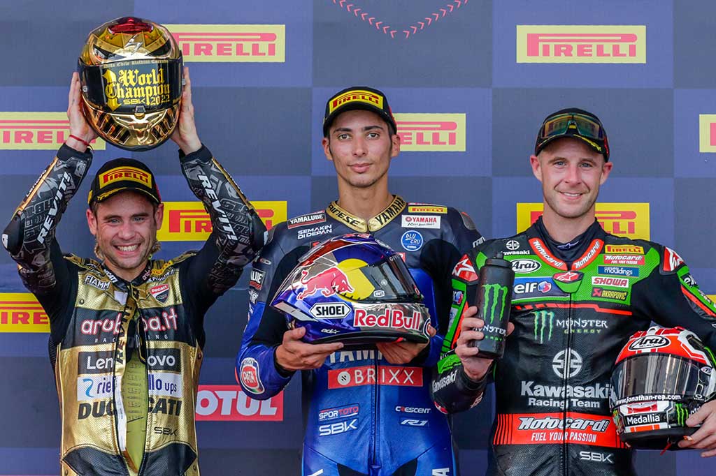 Hasil ini membuat Bautista mengoleksi 553 poin di puncak klasemen WSBK 2022. Sementara Toprak berhasil menjuarai 3 balapan di Mandalika dan sekarang berada di posisi kedua dengan 485 poin.