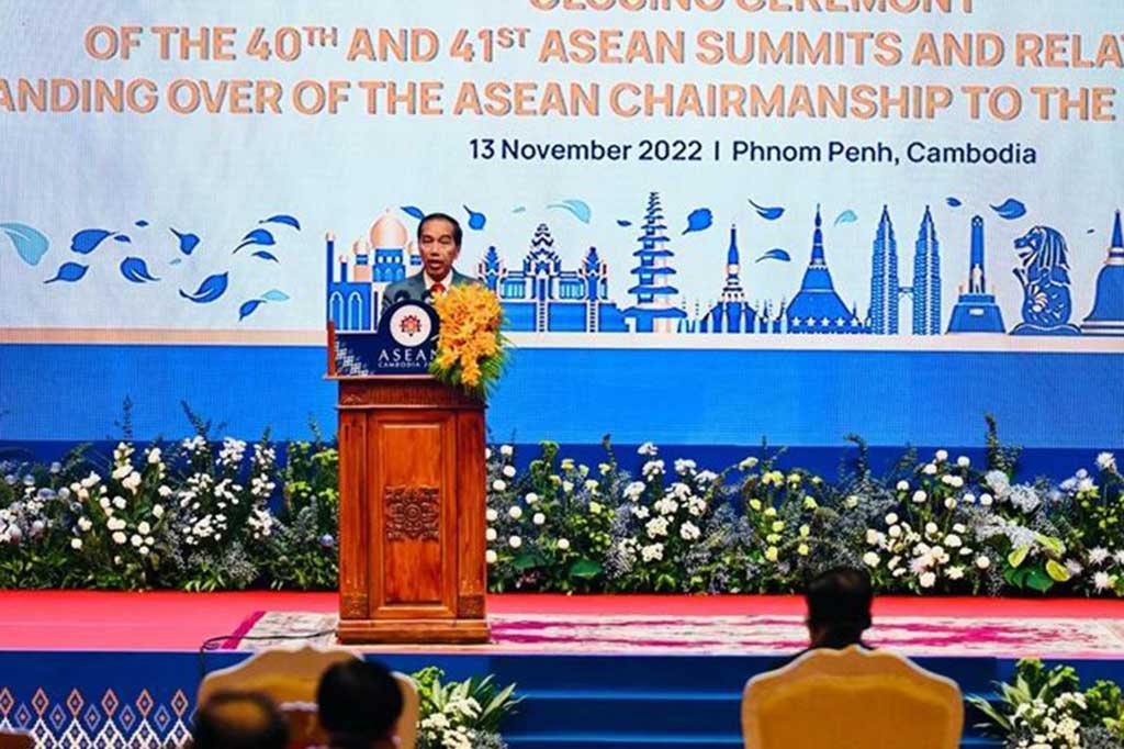 Di akhir sambutannya, Presiden Joko Widodo mengundang seluruh pemimpin ASEAN untuk hadir pada KTT ASEAN di Indonesia tahun depan. “Saya tunggu kehadiran Yang Mulia di Indonesia tahun depan,” ucap Presiden Jokowi. 