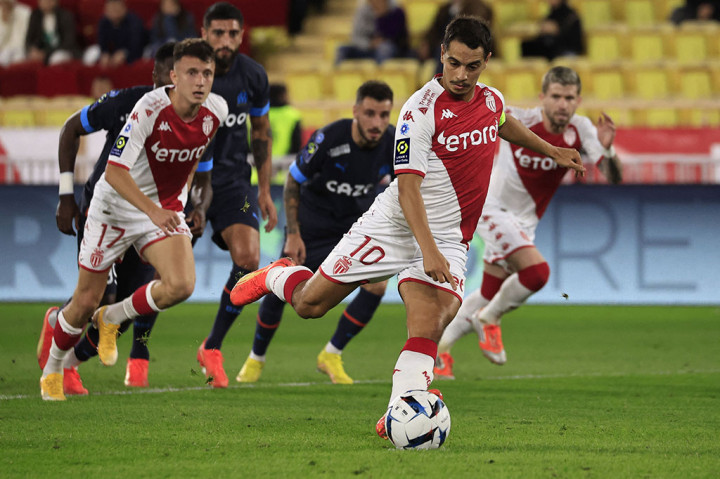 Monaco menyamakan kedudukan pada menit ke-45 ketika Leonardo Balerdi menjatuhkan Krepin Diatta di dalam kotak penalti yang berujung penalti yang diselesaikan dengan baik oleh Wissam Ben Yedder.