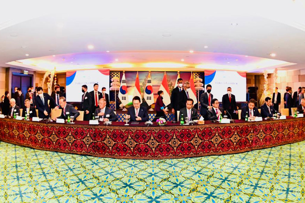  Indonesia menandatangani 10 nota kesepahaman atau MoU dengan Korea Selatan yang sangat substansial untuk kedua negara. Di antara MoU yang telan disepakati adalah kerjasama MRT 4 Jakarta hingga pembangunan IKN.