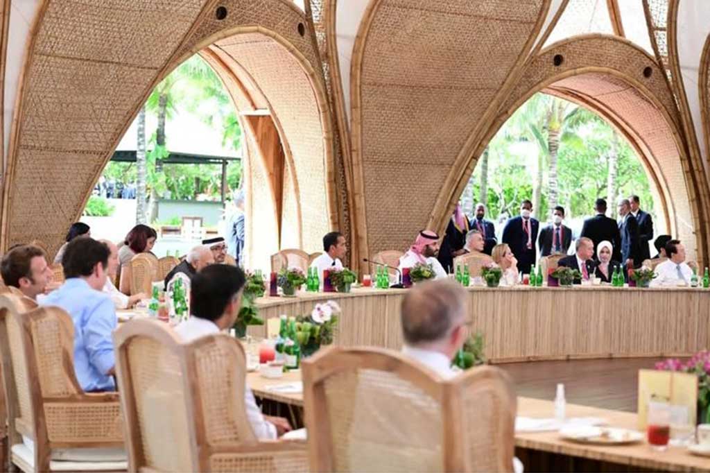 Para pemimpin negara G20 dijamu makan siang oleh Presiden Joko Widodo di Bamboo Dome Apurva Kempinski, Nusa Dua, Bali, Selasa, 15 November 2022.