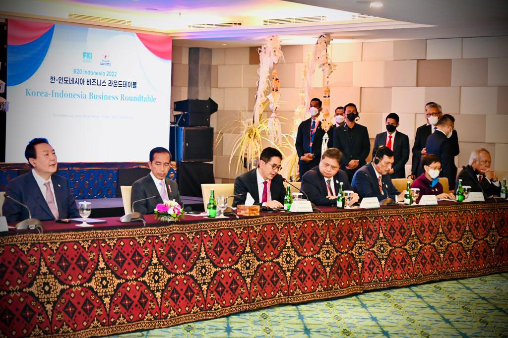 Indonesia menandatangani 10 nota kesepahaman atau MoU dengan Korea Selatan yang sangat substansial untuk kedua negara. Di antara MoU yang telan disepakati adalah kerjasama MRT 4 Jakarta hingga pembangunan IKN.