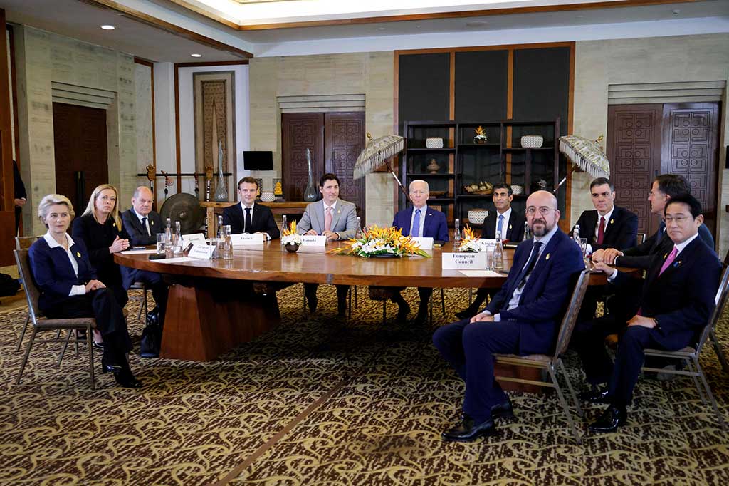 Negara anggota G7 melakukan pertemuan darurat di sela-sela KTT G20 di Bali, Rabu, 16 November 2022, menyusul insiden jatuhnya rudal di wilayah Polandia dekat perbatasan dengan Ukraina.