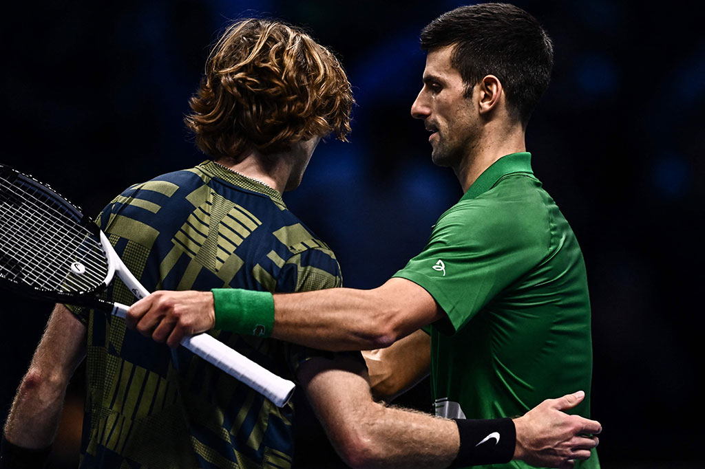 Djokovic sekarang memimpin 2-1 ATP head-to-head melawan Rublev, setelah juga mengalahkan pemain berusia 25 tahun itu pada acara akhir tahun tersebut musim lalu.