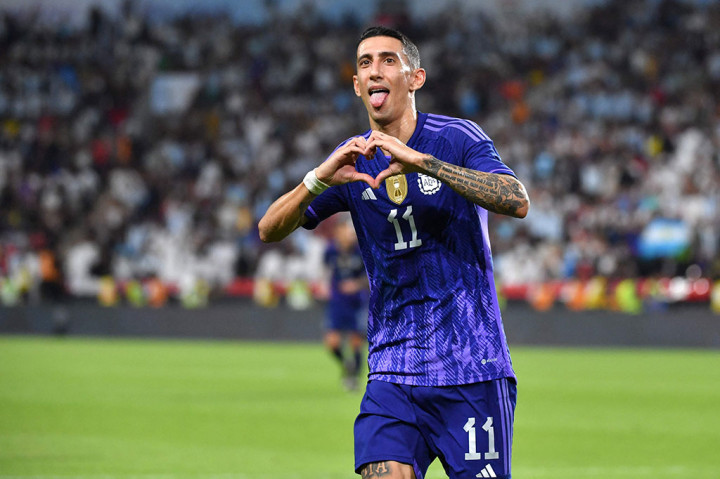Tim Tango kemudian unggul 3-0 lewat dua gol Angel Di maria.