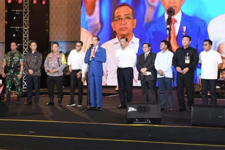 Presiden Joko Widodo (Jokowi) mengapresiasi seluruh pihak yang telah ikut serta menyukseskan pelaksanaan Konferensi Tingkat Tinggi (KTT) G20 di Bali. Apresiasi tersebut disampaikan Presiden Jokowi sebelum bertolak menuju Bangkok, Thailand, untuk menghadiri KTT APEC pada 17 hingga 18 November 2022.
