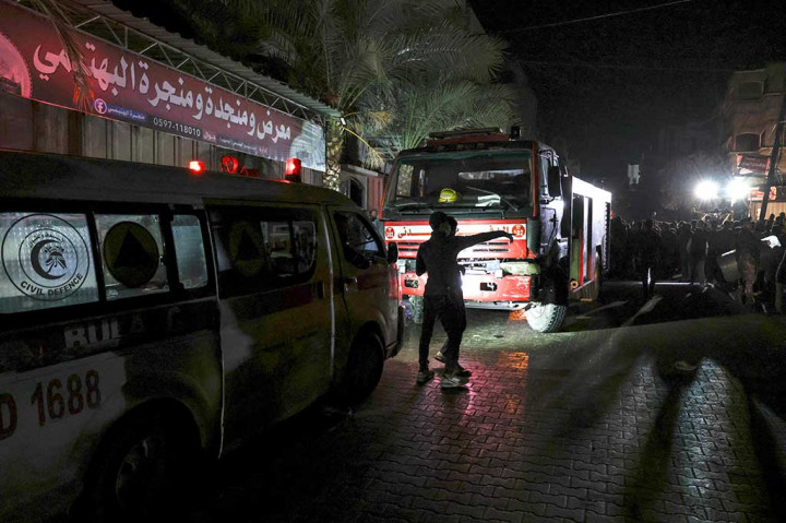 Sementara penyebab kebakaran masih belum diketahui, juru bicara unit pertahanan sipil mengatakan bahwa pasokan bahan bakar disimpan di dalam rumah.